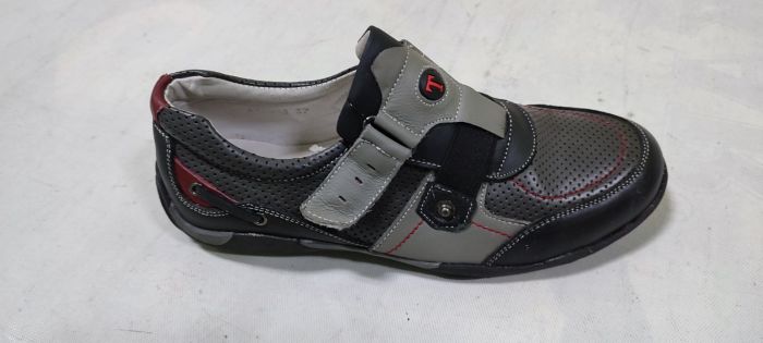 Туфлі класичні 2106